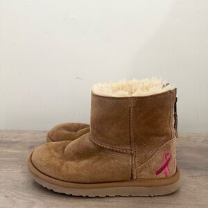 UGG Classic Breast Cancer Ribbon Sheepskin Boots, US 6 mini